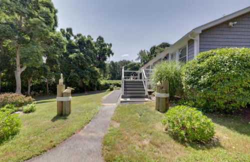 Coastal Getaway with Porch, 2 Mi to Niantic Beach! - Foto 25