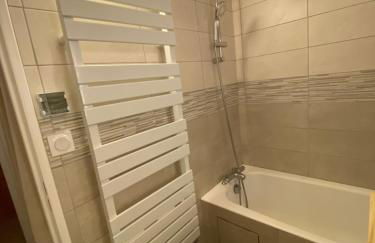 Le Chalain cosy proche centre ville - Foto 11