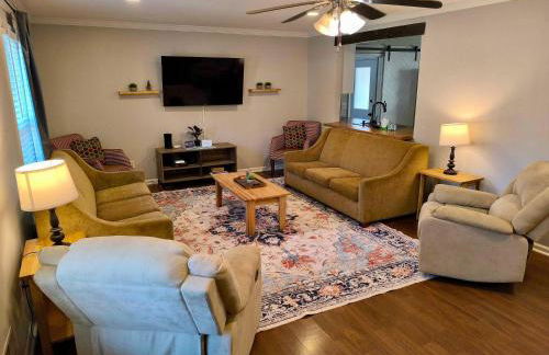 Settle Inn-- 10mi to Columbia, Mins to Lake Murray - Foto 2