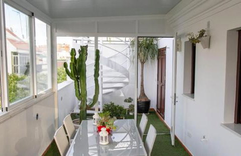 Atico en Triana - 2 terrazas privadas con parking - Photo 9