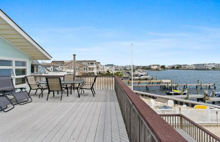 Bay Front 2Nd Floor Duplex Boasts Amazing Bay Views From Both Porch And Deck Located In Ship Bottom 14016 - Photo 19