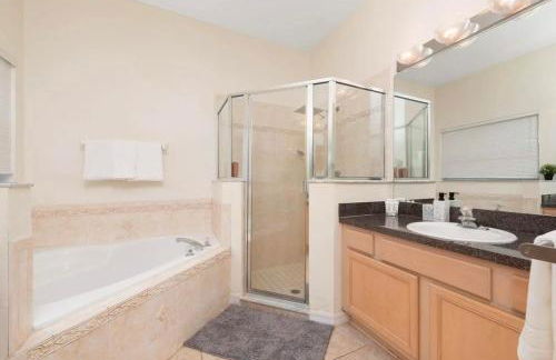 Grand Panoramic 5BR Pool Home near Disney Parks - Foto 25