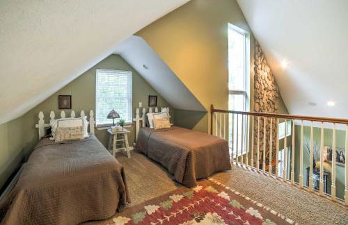 Hot Tub and Wooded Views Lakefront Blue Eye Cottage - Foto 12