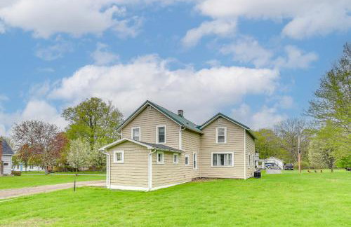 Walk to Beach! Sodus Point Escape with Private Yard - Foto 33