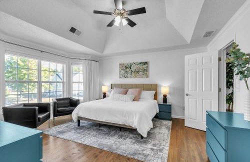 Modern 6BR Haven with Playroom, Gym & Deck! home - Photo 4