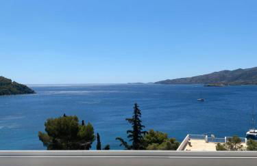 SEMIRAMIS Luxury Apartments - Photo 2