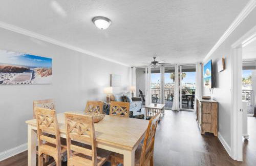 Aruba - Downtown Waterfront 2x2 Dock & Pool Pet-Friendly - Photo 21