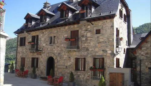 CASA PIXURRI en Lanuza compuesta de 5 apartamentos turísticos en casona pirenaica, a 10 minutos de las ESTACIONES de ESQUÍ de FORMIGAL-PANTICOSA - Foto 2