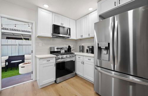 Explore North Park Chic 2br with Fire Pit Sleeps 6 - Foto 19