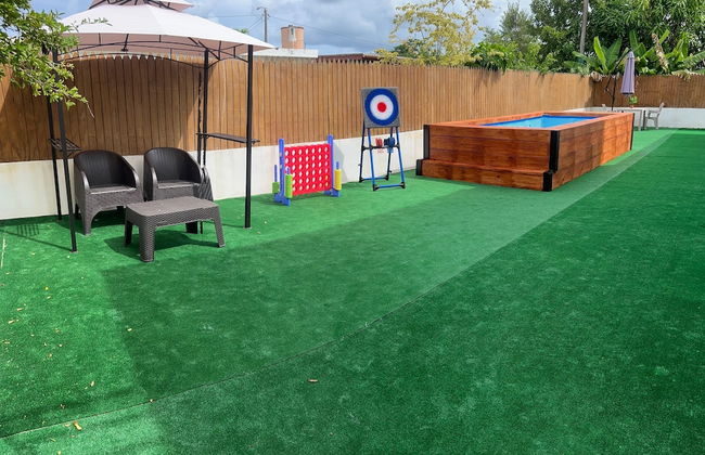 Stylish Remodeled 3BR w Yard Near Airport and Beaches - Photo 18