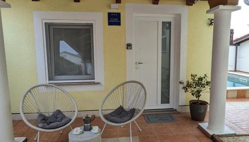 Poolside Studio - Photo 2