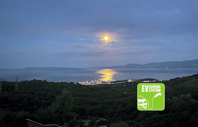 Terra Magica Deluxe Apartment OR Room with Private Parking, Terrace and Sea View - Photo 1