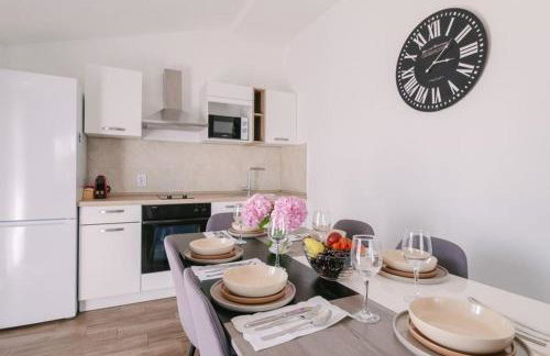 Apartment Ljubica with pool - Photo 23