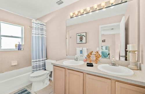 Sunset Serenity - 3BR Beach Townhome with outdoor patio - NEW HOT TUB, Steps to Ocean Fun! - Foto 26