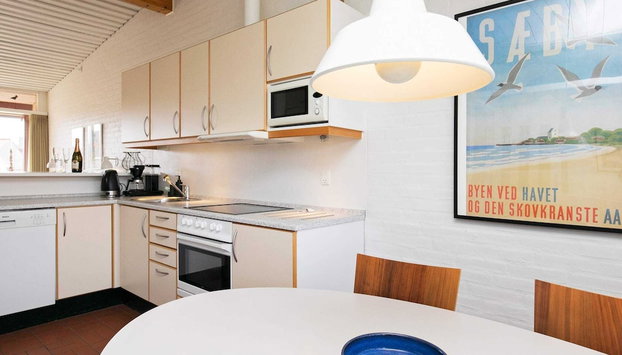 6 Person Holiday Home on a Holiday Park in Saeby - Foto 5, Cocina privada