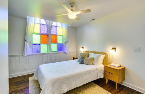 Newry Retreat in Converted Church with Shared Patio! - Foto 14