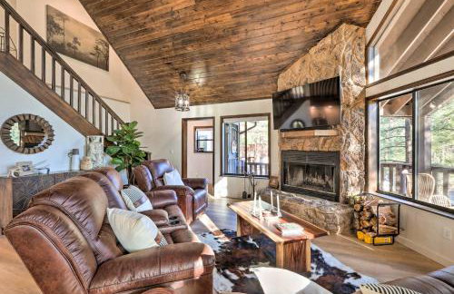 Wraparound Deck and Poker Room Cabin in Munds Park - Foto 5