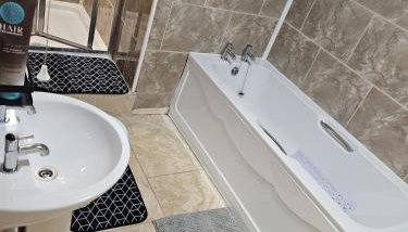 Modern 2-Bed Apt Near Hospital and University of Birmingham - Foto 3