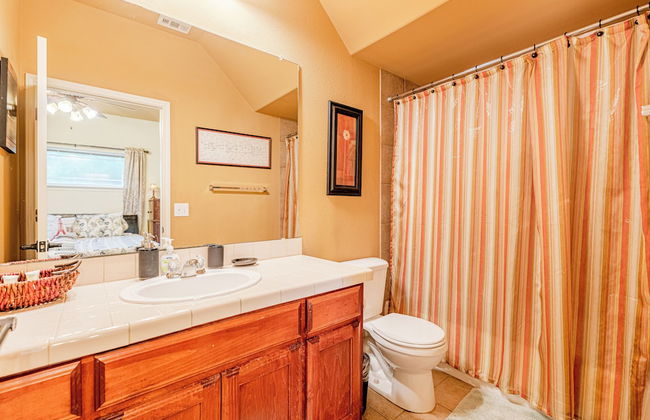 Quiet 2 Story Walkable to East Side Eateries - Foto 15