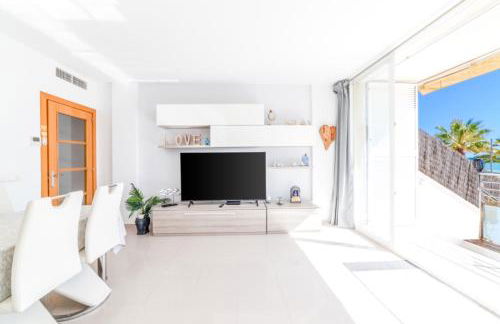 Frente a mar salida directa playa solo 30M agua - Foto 11