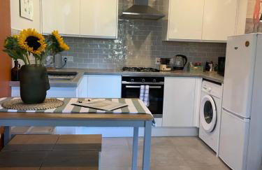 Characterful Edinburgh 1BR, Private Deck, Leith & Walk to City Centre - Foto 12