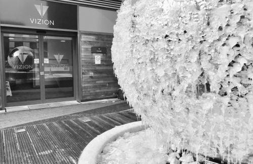 iSTAY APARTMENTS at VIZION - Fully Equipped Modern Serviced Apartments with Balconies, Superfast Broadband, Free Allocated Parking Space, 24h Security, Rooftop Gardens, Located in Central MK - Photo 7