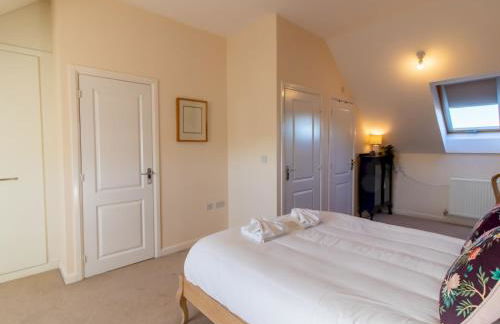 Charming 4-Bedroom Home in the Heart of Coxhoe - Pass the Keys - Foto 39