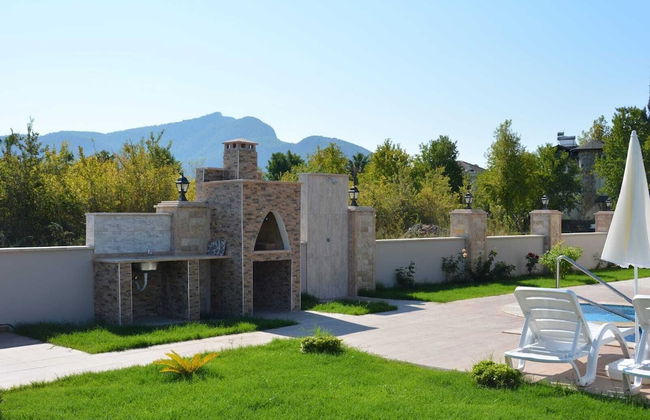 Stunning 4-bed Villa Konak Private & Pool - Photo 17