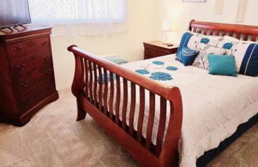 Hot Air Balloon Haven, Hot Tub, King Bed, Office, Foosball, Bball - Foto 9