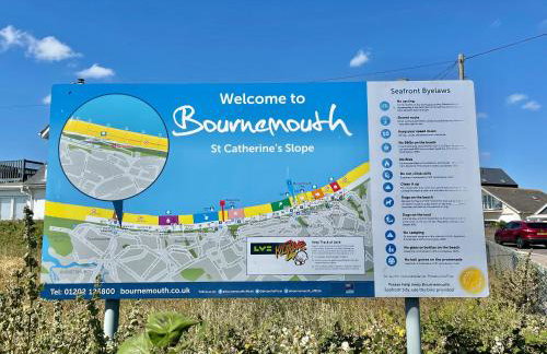 The Jungle Apartment - by Coastline Retreats - Jungle Themed Garden Apartment - Outdoor Bath - Next to Seafront - Childrens Toys - Superfast Wifi - Netflix - Disney - Foto 19