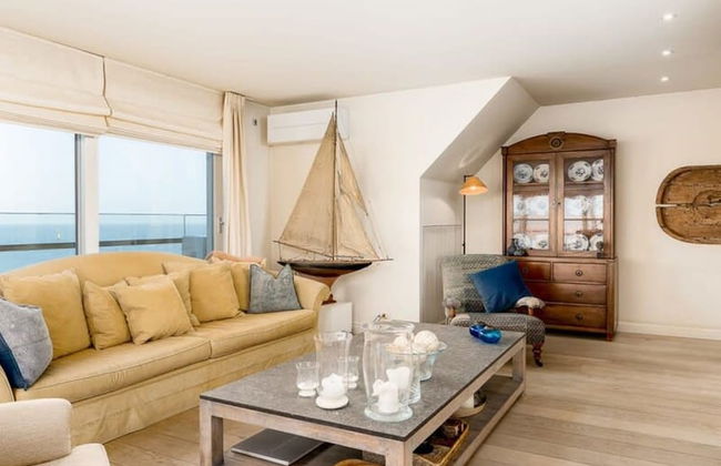Stunning Penthouse With Free Parking and sea View - Foto 22