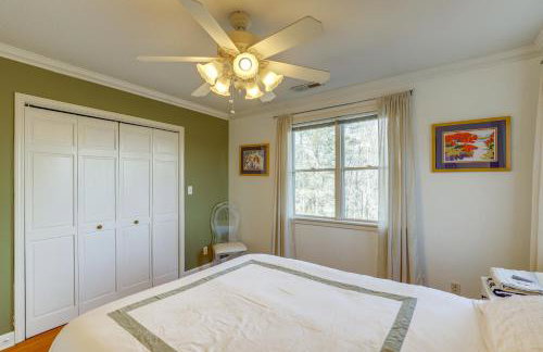 Spacious Group Retreat with Game Room in Marshall! - Foto 32