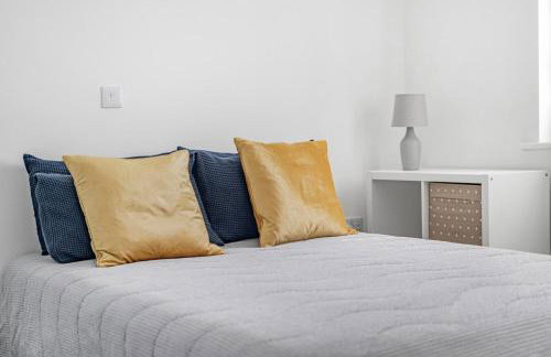 Contemporary 3 Bedroom home in Launton Village - close to Tythe Barn, Bicester Shopping & Bicester Heritage - Foto 7