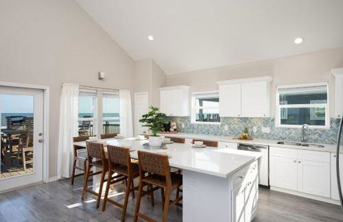 Beachfront 4BR - Tiki Bar, Yard Games, Pet-Friendly - Foto 70