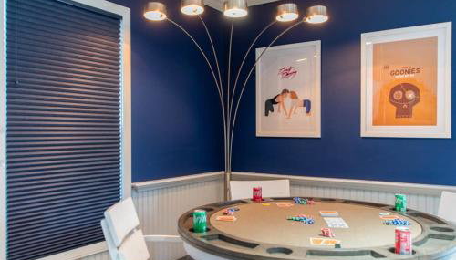 Stellar Home with Hot Tub & Movie Room - Foto 3