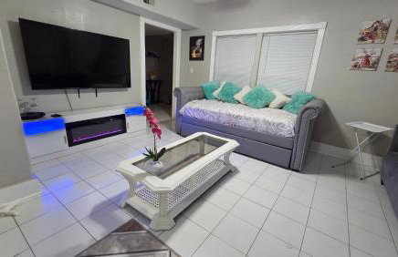Experience Galveston- Only 1 Block to Beach & Pleasure Pier- 2BED 2Bath-6Beds-7 Minutes to Cruise Port-CasaAzul-2605A- - Foto 18