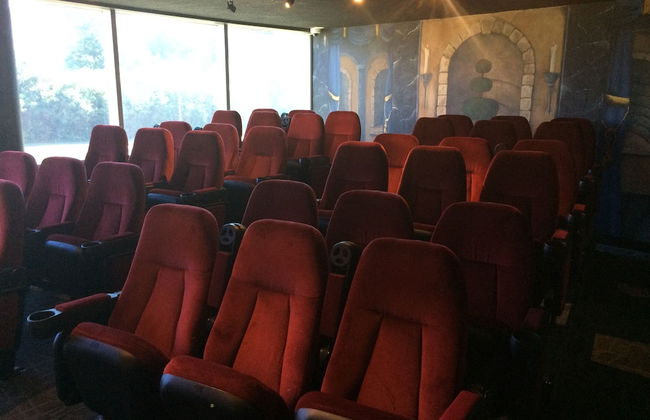 Residence & Conference Centre - Oakville - Photo 11