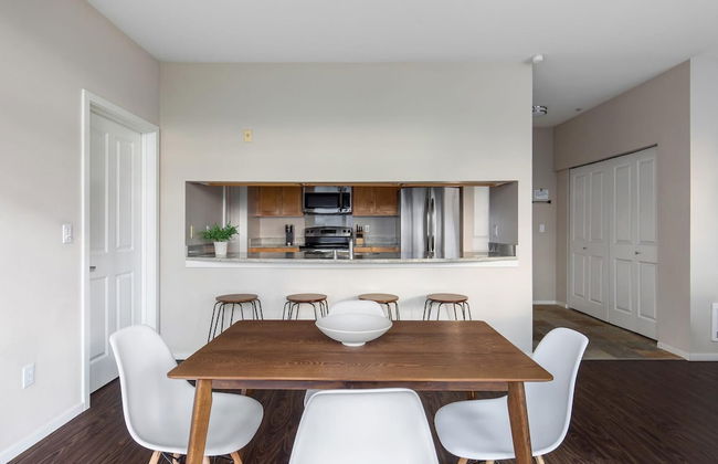 Bellevue Sophisticated 2BD 2BA Apartment - Foto 14