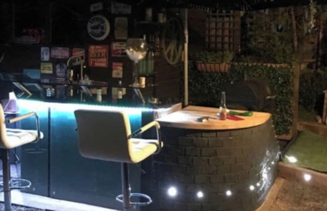 Beautiful 1-bed Secluded Cabin, With bar & Fire - Foto 8