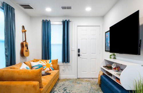 East Austin Bungalow w BBQ Firepit Fun Yard - Foto 4