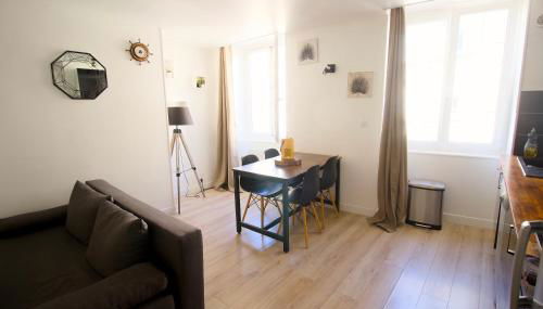 Triplex Lumineux à Cherbourg, hyper centre, 2 pas du Port & Vie Nocturne, Intendance Luxury Host - Foto 4