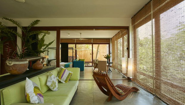 Coin salon dans le hall