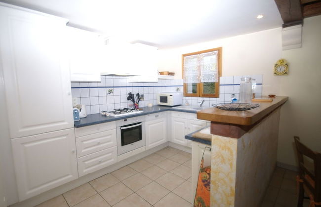 Holiday Home in Montclera With Sunny Garden, Playground Equipment and Private Pool - Foto 20