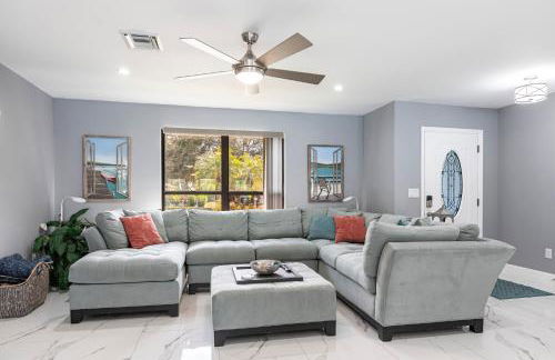 3BR With HUGE 2k sq ft Lanai & Seasonally Heated Pool - Foto 28