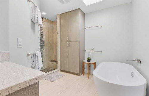 Modern, Luxurious, Waterfront home with Heated Pool - Villa Dock Holiday - Roelens Vacations - Foto 29