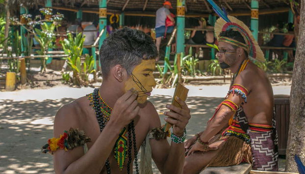 Adereços típicos da tribo Pataxó