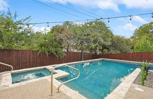 5BR w Backyard Paradise Pool Cinema Games - Foto 2