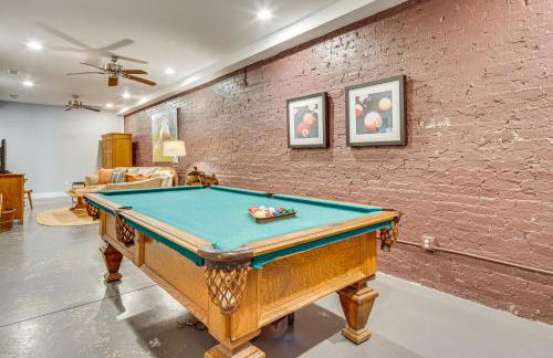 Private Hot Tub, Steps to Main St Saluda Retreat - Foto 2