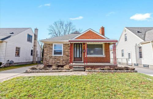 Newly Renovated 4 Bedroom 2 Bath Downtown Dearborn - Foto 33