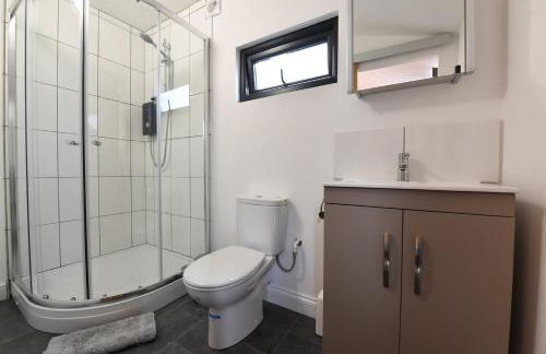 Cheerful 1BD Cottage With Parking Nr Guildford - Foto 10